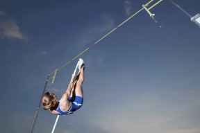 换人名额增至五人：战术深度大考验，换人名额5人
