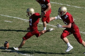 中国足球联赛俱乐部市场竞争加剧，中国足球俱乐部价值