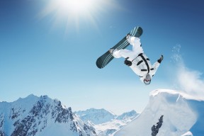 女篮青年队赴澳集训与海外高水平球队多场交手提升经验，澳南部女联篮球